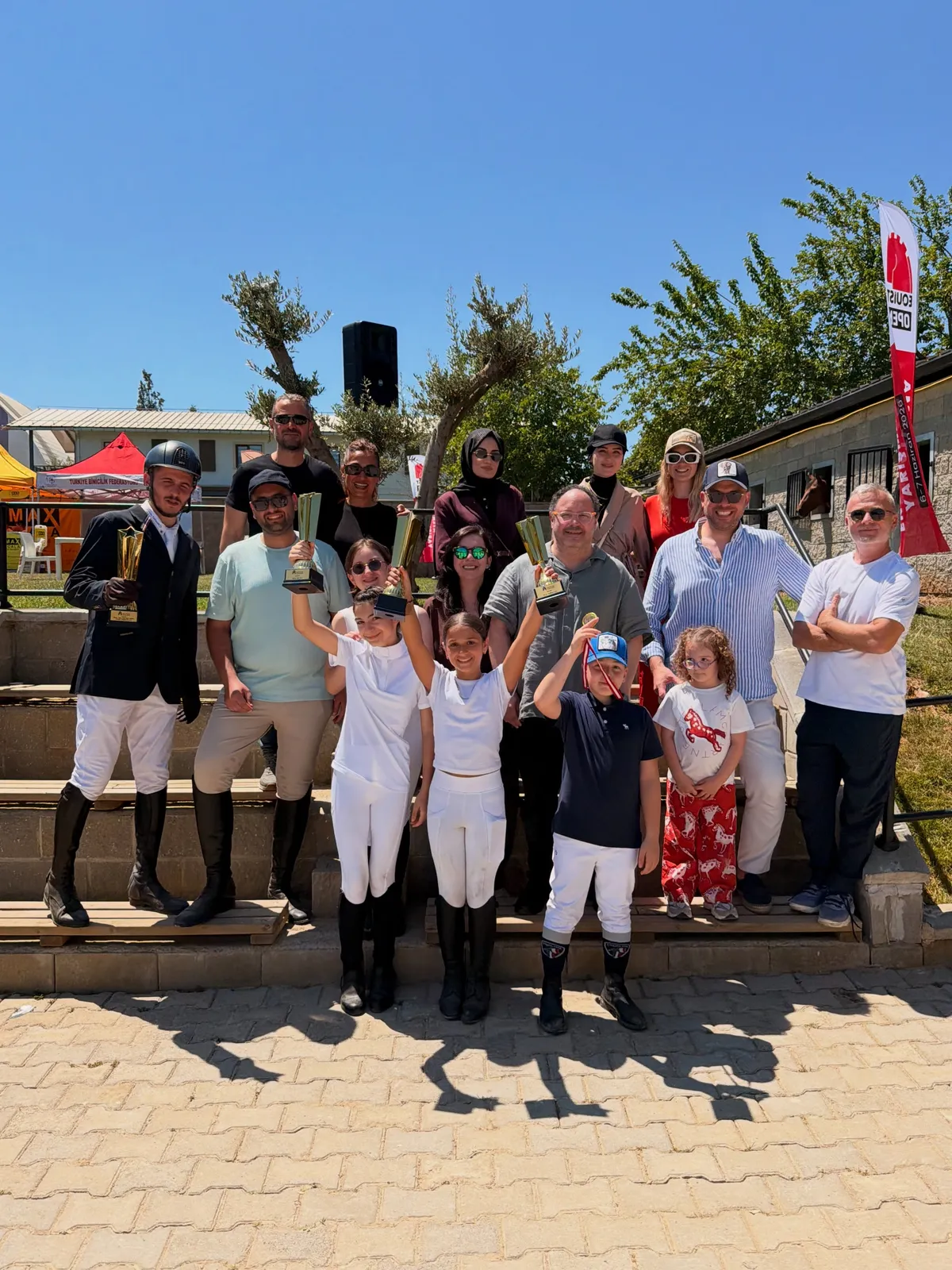 Ballıca Atlı Spor Kulübü sporcuları, antrenörleri ve aileleri